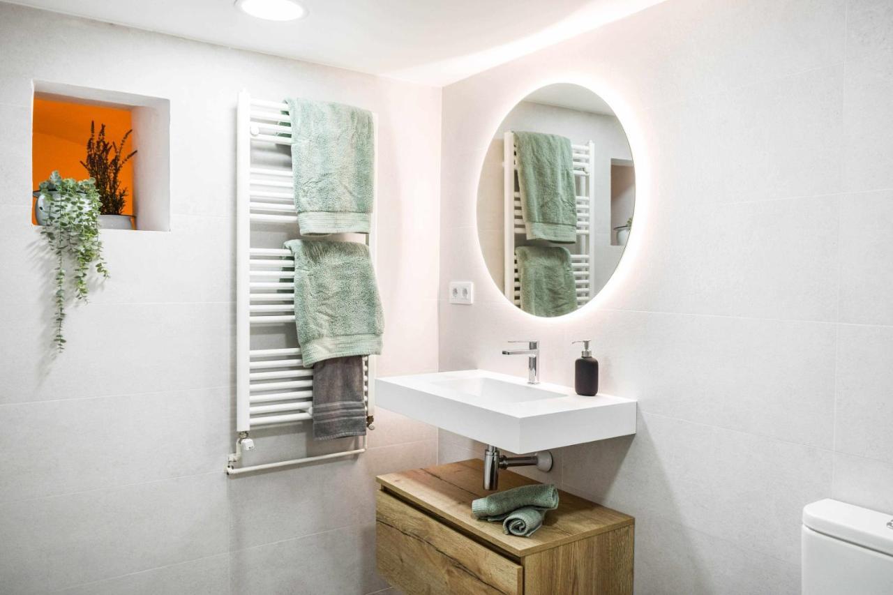 Casa Besalu Estudio En El Centro Del Pueblo Esterno foto