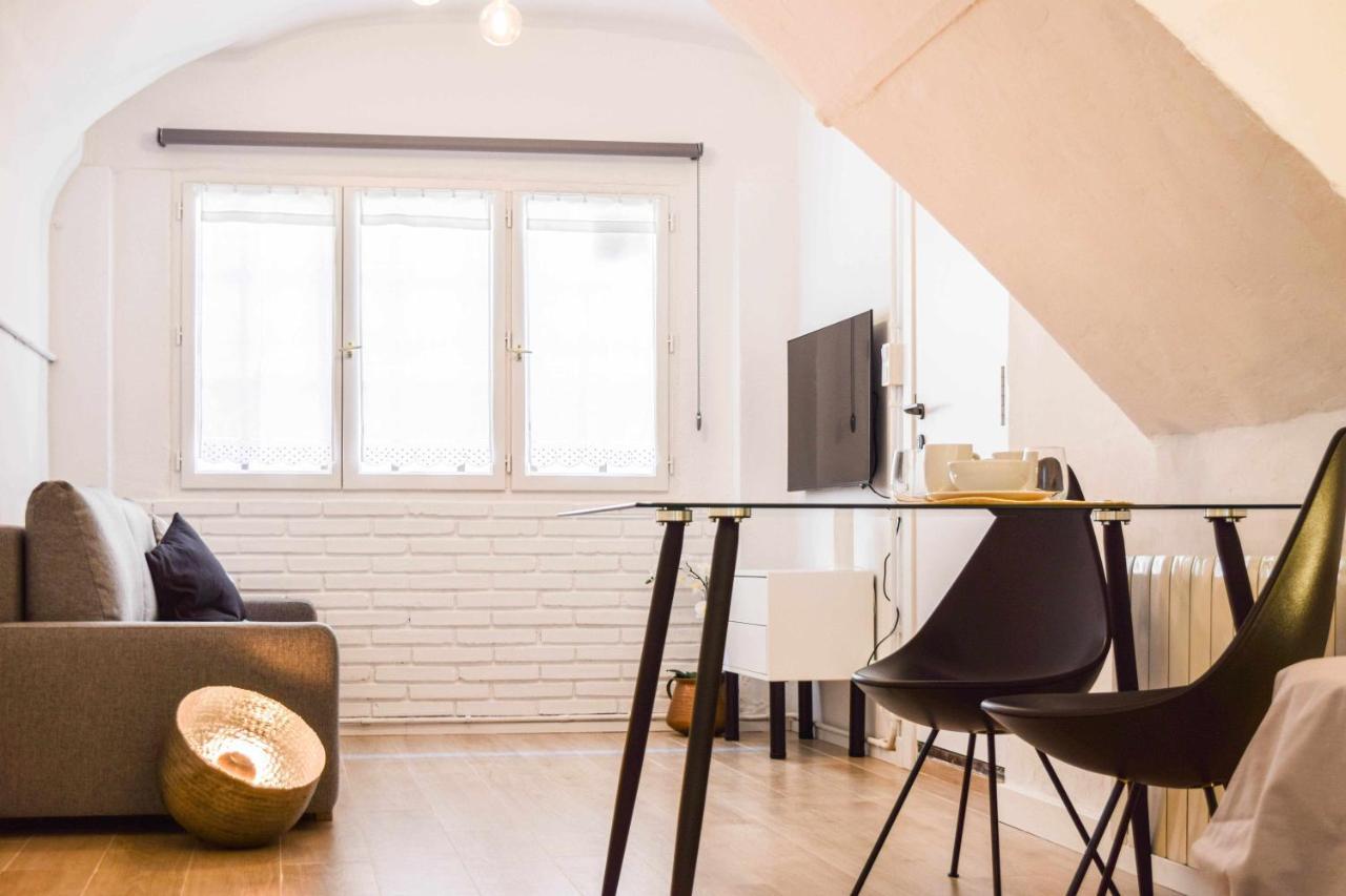 Casa Besalu Estudio En El Centro Del Pueblo Esterno foto
