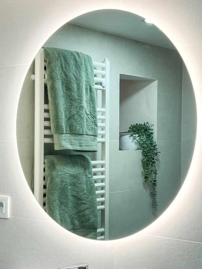 Casa Besalu Estudio En El Centro Del Pueblo Esterno foto