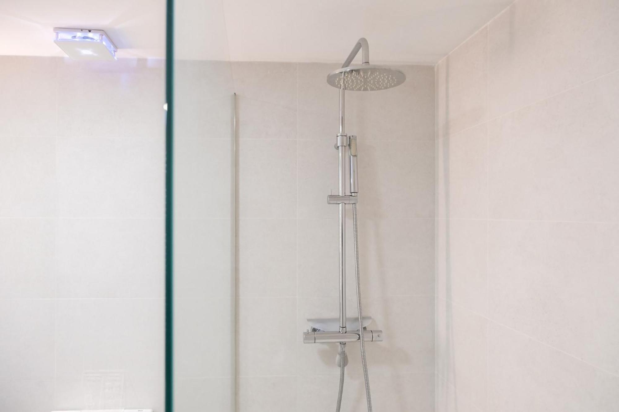 Casa Besalu Estudio En El Centro Del Pueblo Esterno foto