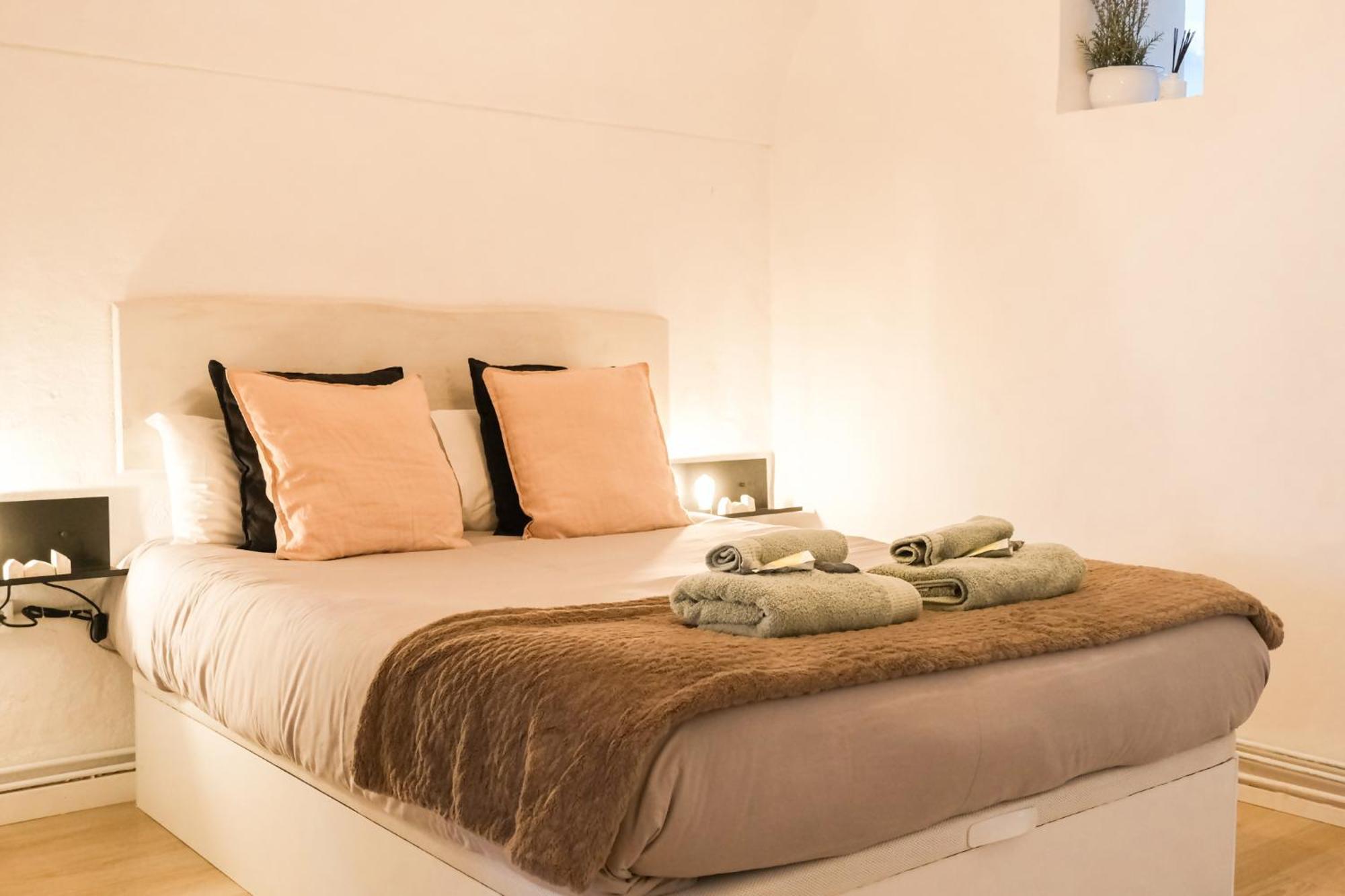 Casa Besalu Estudio En El Centro Del Pueblo Esterno foto